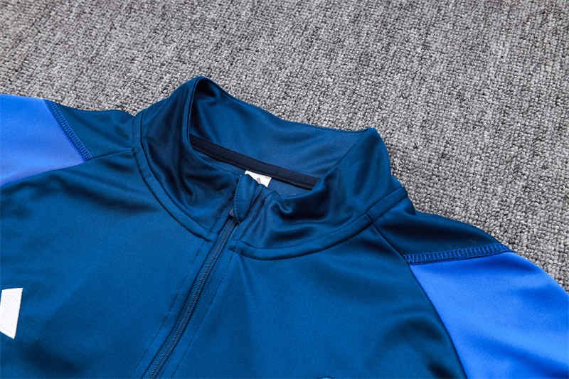 IMG_3746 Manchester United Training Kit (Tops+Pants)-DS#B703 - Image 4