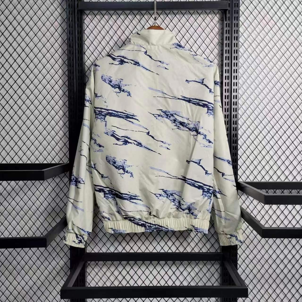 微信图片_20230511150617 23-24 Double Face Bayern Munich Windbreaker Jacket Trench Coat Size S-XXL - Image 5