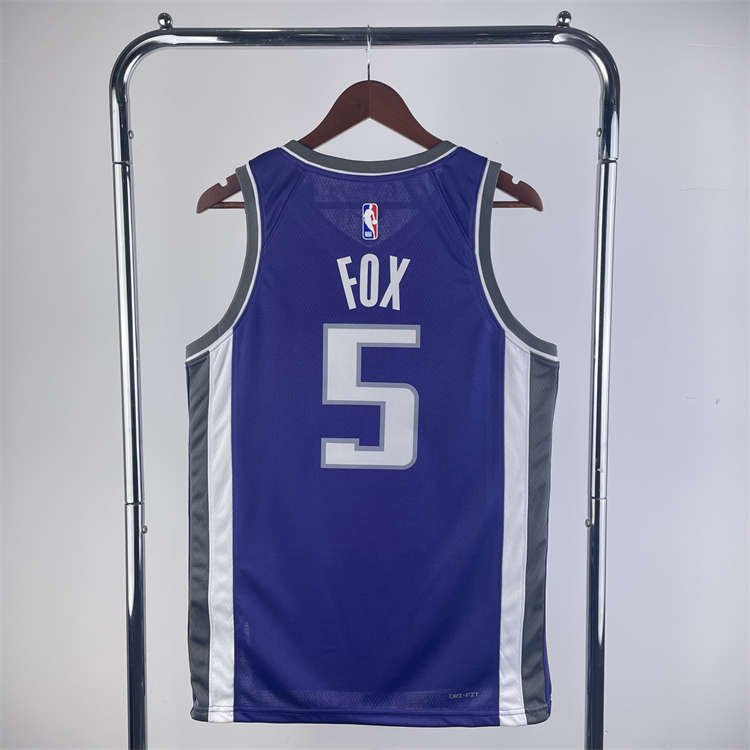 2a9dfd83 Sacramento Kings De'Aaron Fox #5 Purple 2022/23 Swingman Jersey - Icon Edition - Image 3