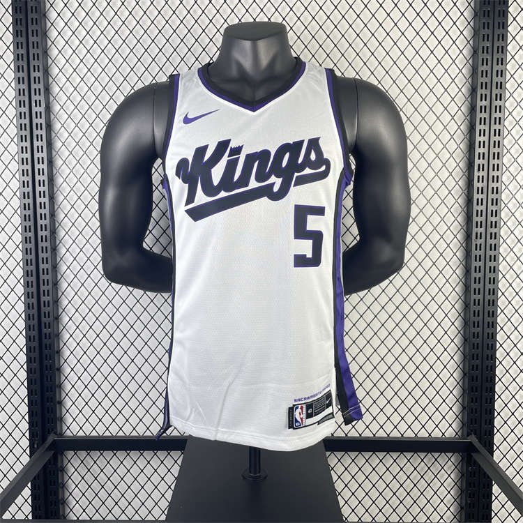 73bb7d50 Sacramento Kings De'Aaron Fox White 2023/24 Swingman Jersey - Association Edition - Image 2