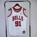Chicago Bulls Michael Jordan #23 Mitchell & Ness White 1997-98 Hardwood Classics Jersey - Image 3