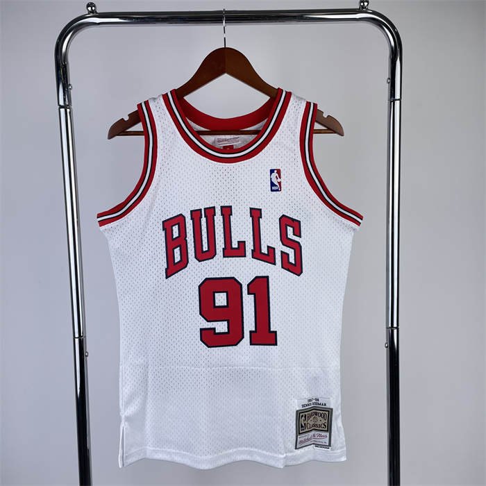 e3545d05 Chicago Bulls Michael Jordan #23 Mitchell & Ness White 1997-98 Hardwood Classics Jersey - Image 3