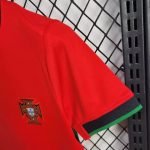 24-25 Kids Portugal Home Kit Jersey Football Size 16-28 - Image 4