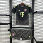 25-26 Kids Bayern Munich Goalkeeper Jersey Kit Football Size 16-28